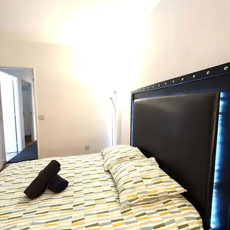 Grand Tour Eiffel Place Barcelone Apartment *